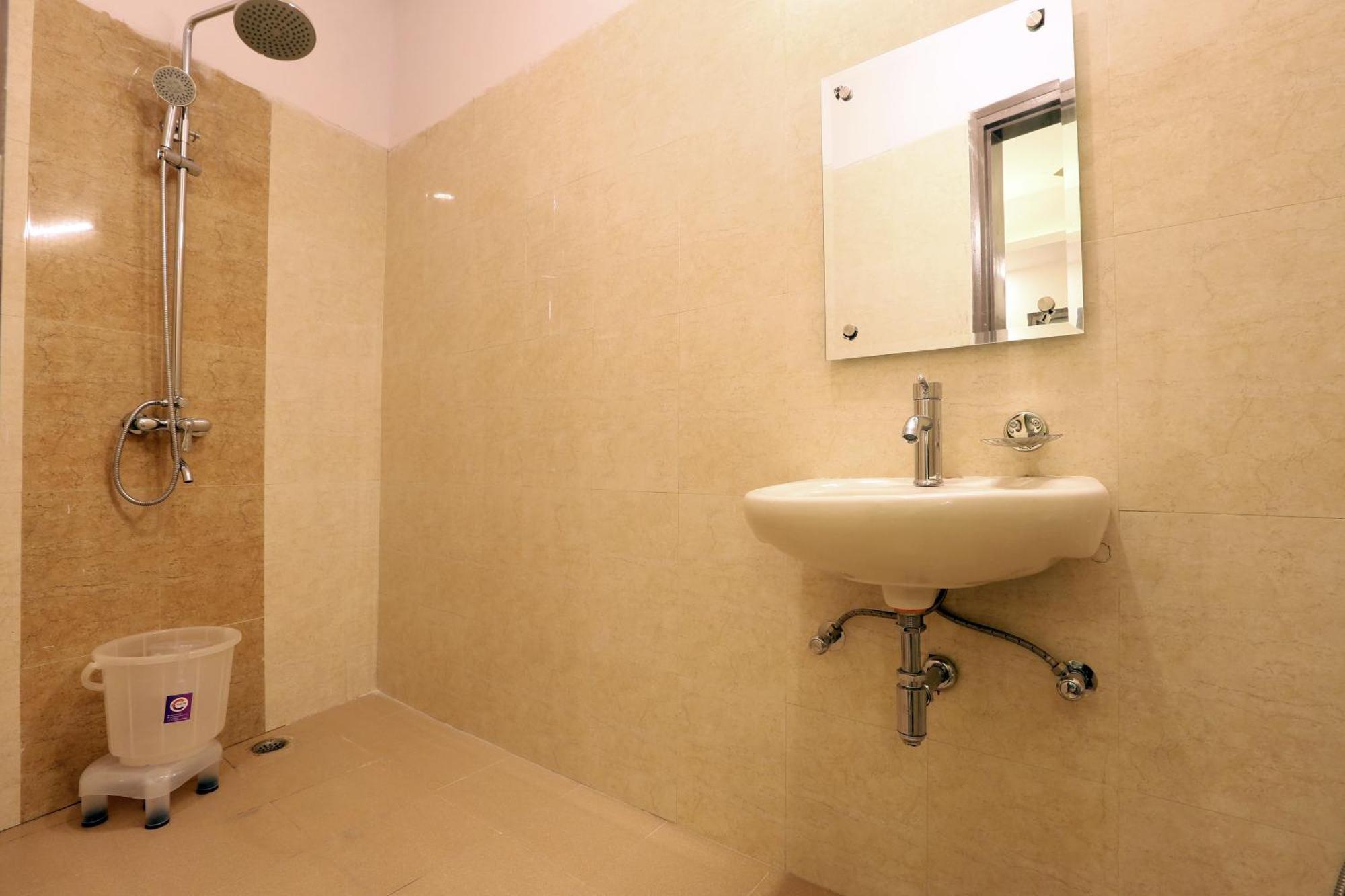Plazzo Prime Plaza At Delhi Airport Bed & Breakfast New Delhi Exterior photo