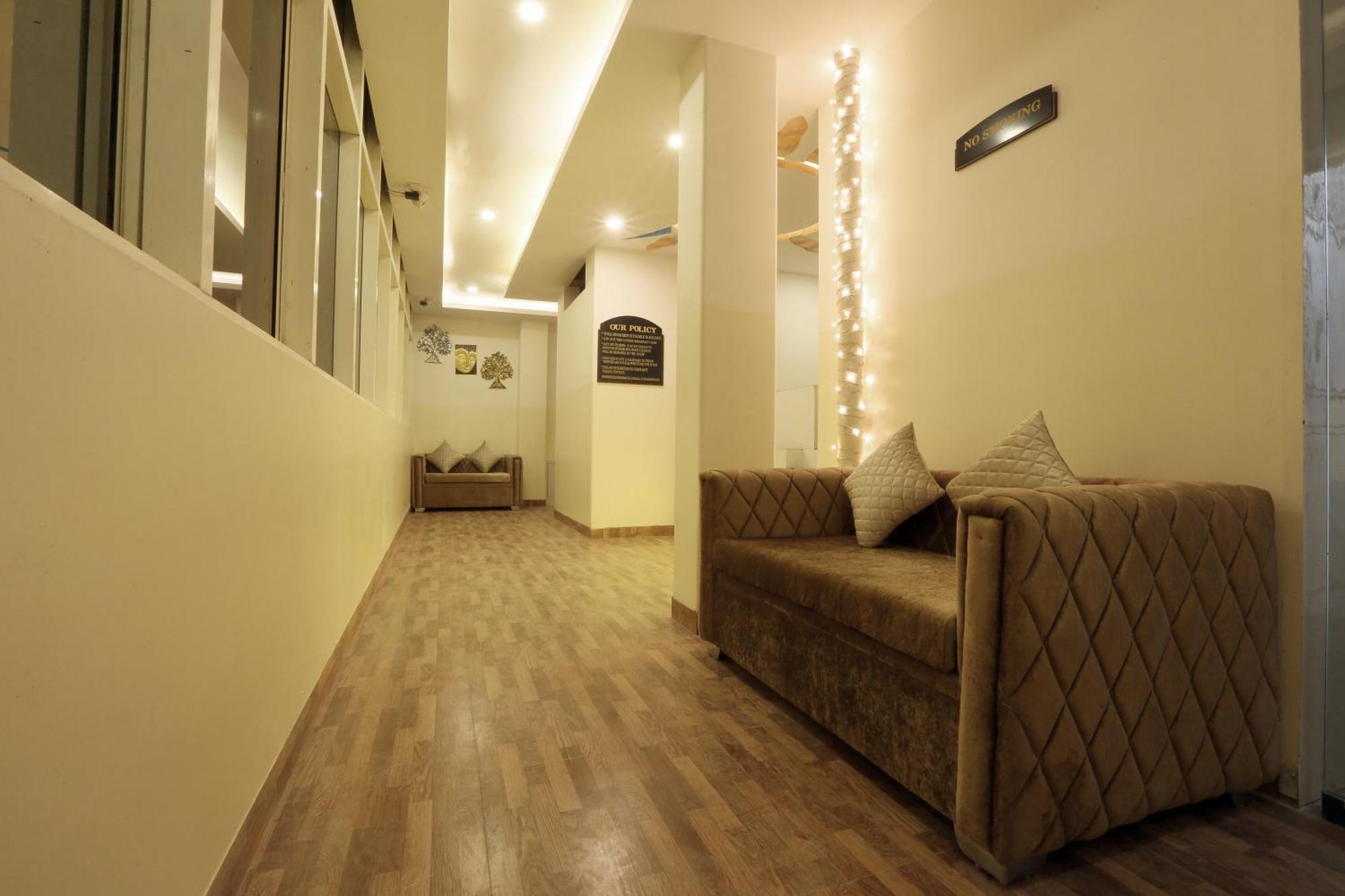 Plazzo Prime Plaza At Delhi Airport Bed & Breakfast New Delhi Exterior photo